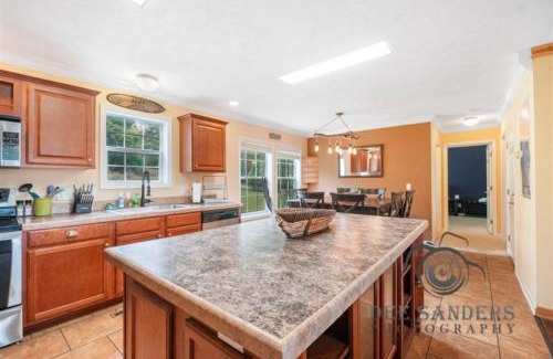 Dadeville House | 5BR Lakefront Home. Dock and Boat Rental plus Views