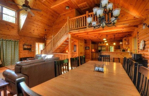 Almond Cabin | 5br Log Cabin: Hot Tub, Game Room, Yard, Firepit! Near Fontana, Bryson, and NOC