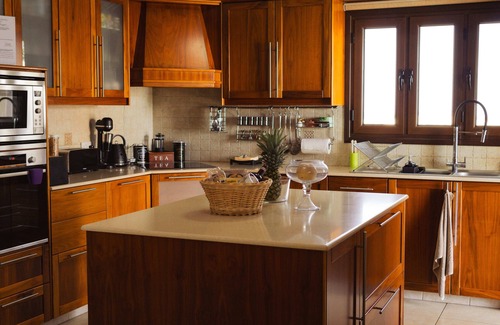 Pano Lefkara Villa | 5BR Lux Villa - Sleeps 13 - Saltwater Pool - Outdoor Bar - Fireplace - Lefkara