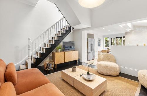 Paddington Apartment | 5BR Paddington Home w Private Parking and Studio