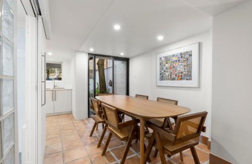 Paddington Apartment | 5BR Paddington Home w Private Parking and Studio