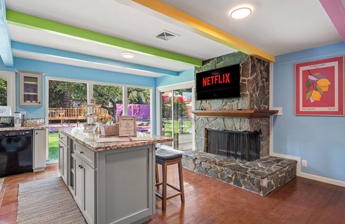 Riverside House | 5BR｜Pickleball Court｜Pool｜Tree Deck｜Mini Golf｜BBQ