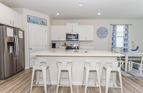 Millville House | 5BR pool view house-amenities andn linens included