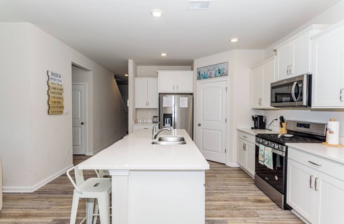 Millville House | 5BR pool view house-amenities andn linens included