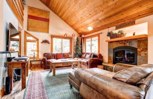 Warrior's Mark West House | 5BR Ski in Out Mountain Getaway with Hot Tub and Views