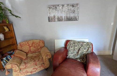 Brislington House | 5BR townhouse Arnos Court Villa Bristol w parking