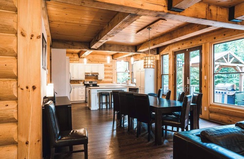 Lac Superieur Village Ski Chalet | 5BR Tremblant Chalet | A/C, Firepit & Lake View
