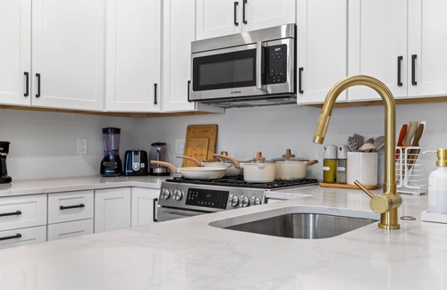 Columbus Park - Andrew Square House | 5BR3B Lux Home Walk to Subway Near Downtown