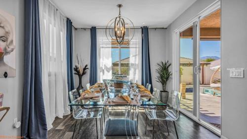 Indio House | 5br3b Pool, 2mi To Fstvals, Ev Chrgr, Gym, Games