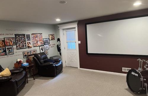Greentree Villa | 5BRwithBand&Piano setup Private Gym Theater&Entry at Cherry Hill