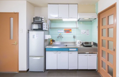 Dotonbori Apartment | 5F 5-minute walk from Kuromon Ichiba and Dotonbori/10-minute walk from Shinsaibashi Namba/Convenience store nearby/Luggage storage available in front of IN/Family welcome/Good access to Kyoto, Nara and Kansai Osaka Expo/Wi-Fi available