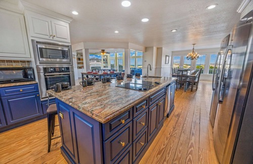 Corolla House | $5k off: 14BR Oceanfront | Sleeps 32 -3 Acres | Weddings & Retreats