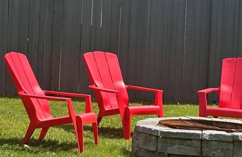 Sherwood Park House | 5k sq. ft/sleeps 20/king/Qn Airbed/Jacuzzi/Gazebo