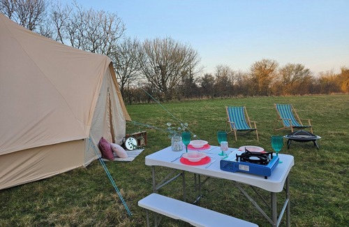 Howlett End RV Rental | 5m Bell Tents-Glamping in picturesque 6 acre feld tucked away in the countryside