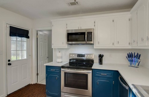 National Hills House | 5min to AN Golf Club l Pet-Friendly l Big Backyard, BBQ & Fun Activities