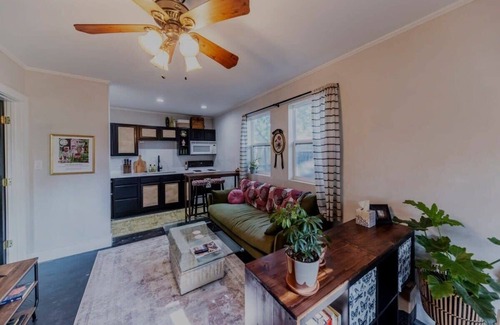 Kessler House | 5min to Bishop Arts - Stay at Meadow House