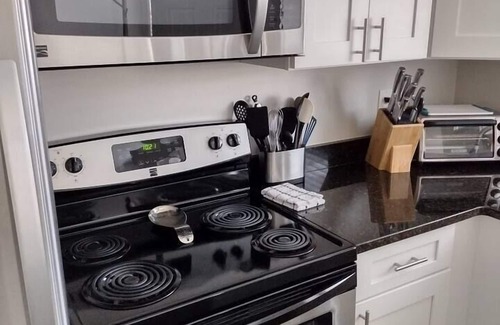 Plymouth House | ★ 5min To Kellogg Park ★ Plymouth ★ Parking ★W/D 8