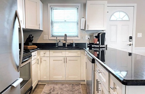 Plymouth House | ★ 5min To Kellogg Park ★ Plymouth ★Parking ★W/D★76