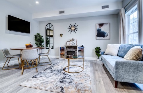 The Hill Apartment | 5min to Yale - Free Parking - Pet Friendly - Shops