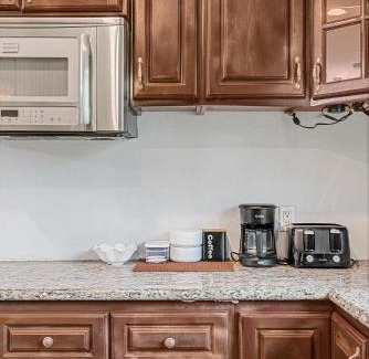 Westwind House | 5min Walk from Love Beach A Spacious Home in Nassau