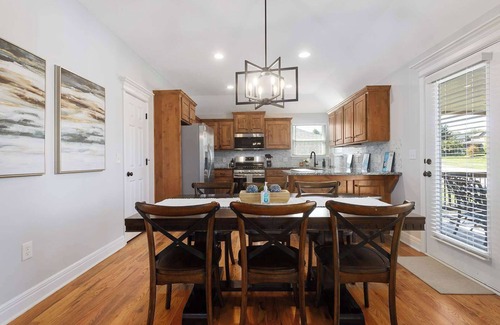 Shawnee House | 5Mins from MidAmerica Sports ComplexW/King Beds