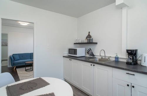 Thunder Bay Apartment | 5mins to Airport, Netflix, Wifi, Parking