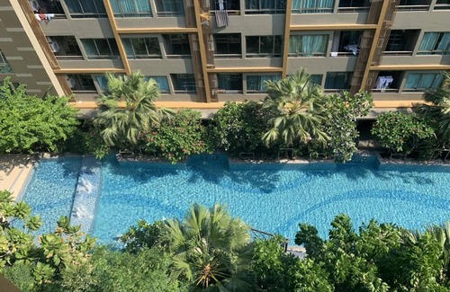Ratchadaphisek House | 5mins to MRT Cozy brand new apartment with big garden pool,style decoration