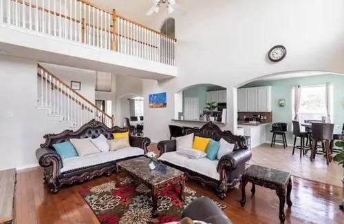 El Lago House | 5minutes direct to Kemah with the beaches and countless seafood restaurants