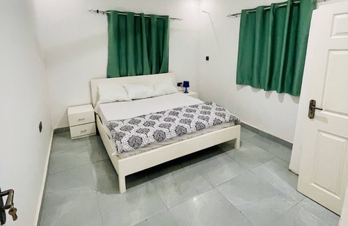 Serrekunda Apartment | 5minutes drive to the beaches near by an 4minutes drive to senegambia