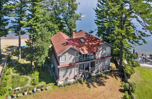 Sebago Villa | 5STAR Professionally cleaned rustic lakefront luxury-We’ll take good care of you
