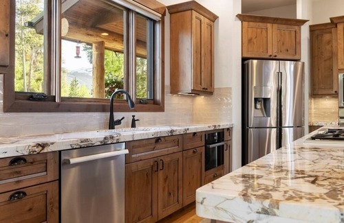 Weisshorn House | 5Stars! "Like Staying at the Ritz!" Luxury in-town Home, Amazing Views & Hot Tub