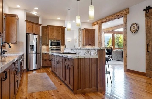 Weisshorn House | 5Stars! "Like Staying at the Ritz!" Luxury in-town Home, Amazing Views & Hot Tub
