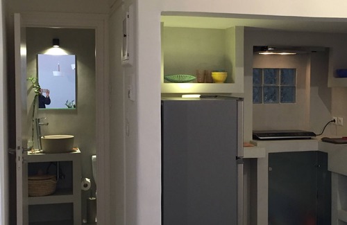 Exarhia Apartment | 5th floor bright flat at bohemian Exarcheia