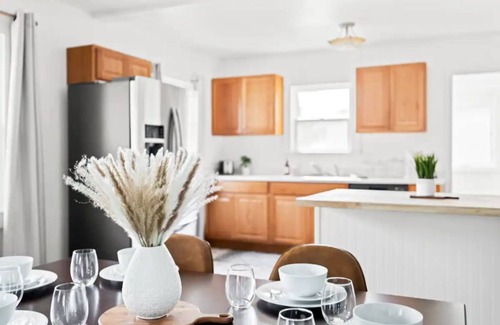 Nampa House | 5th St Modern in prime Nampa location
