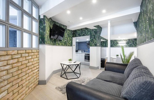 College Park and Old Oak Apartment | 5wjb - Spacious 1 Bed Flat in London