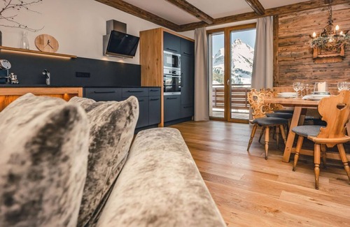 Warth Apartment | 6-11 person chalet - Lux Alp Chalet