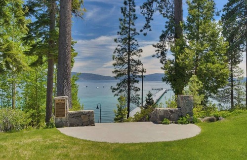 Tahoe Tavern House | 6-8 Miles to Palisades|Alpine|Homewood|Walk to TC