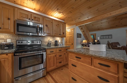 Ellijay Cabin | 6-Acre Mountain Cabin Hot Tub Views Fire Pit