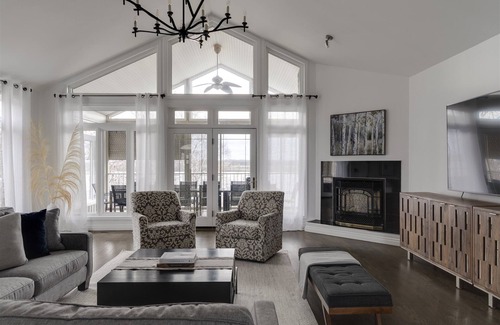 Wellington House | 6 Acre Retreat | Consecon | 8 Bedrooms | Waterfront