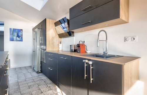 La Gueriniere House | 6 adults and 2 children – pool and direct beach access