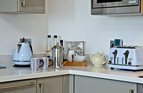 Torcross Apartment | 6 At The Beach - an apartment that sleeps 6 guests in 2 bedrooms