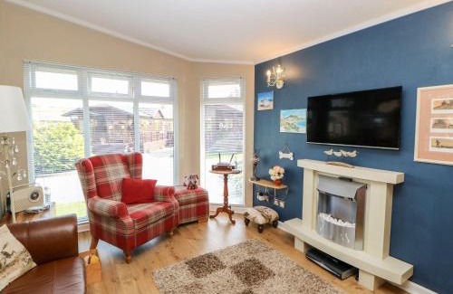 Tunstall House | 6 Badgers Retreat