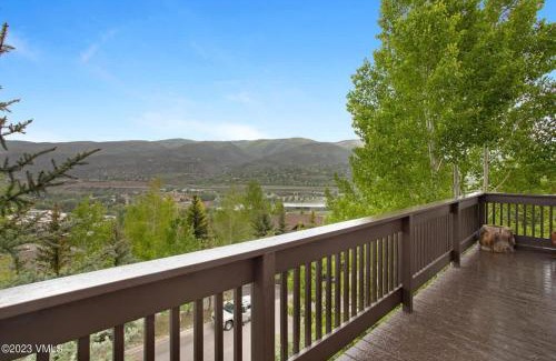 Edwards House | 6 bd 6 Bath 5k sq ft Ski Home Close to Vail and BC