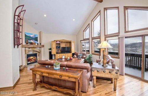 Edwards House | 6 bd 6 Bath 5k sq ft Ski Home Close to Vail and BC