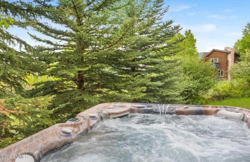 Edwards House | 6 bd 6 Bath 5k sq ft Ski Home Close to Vail and BC