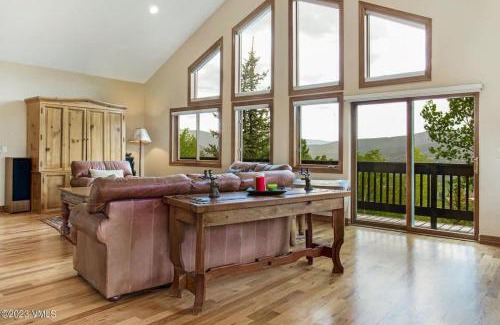 Edwards House | 6 bd 6 Bath 5k sq ft Ski Home Close to Vail and BC