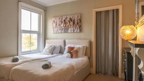 Derby House | 6 BDR House By Eason Stays Short Lets & Serviced Accommodation Derby With Free Parking