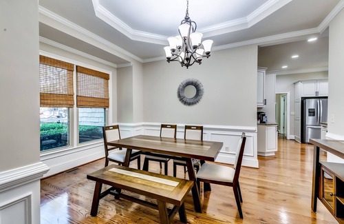 Buford Highway House | 6 BDRM, 5.5Bath Brookhaven home. Sleeps 12 with pool and Family friendly. Fenced