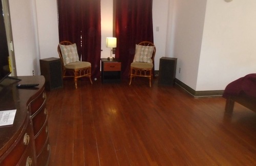 Verdugo Viejo House | 6 bdrm home in Beverly Hills part of Glendale, CA