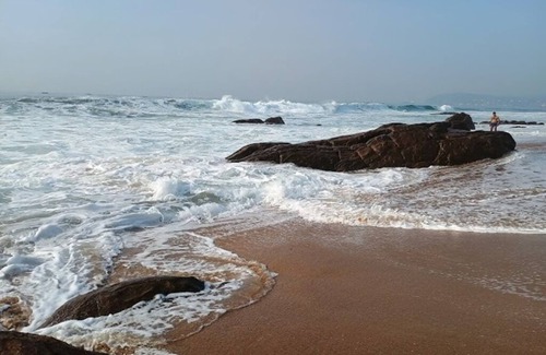 Visakhapatnam Apartment | 6 Beach facing Hotel Suites in Lovely R.K. Beach, Visakhapatnam, with AC, WiFi